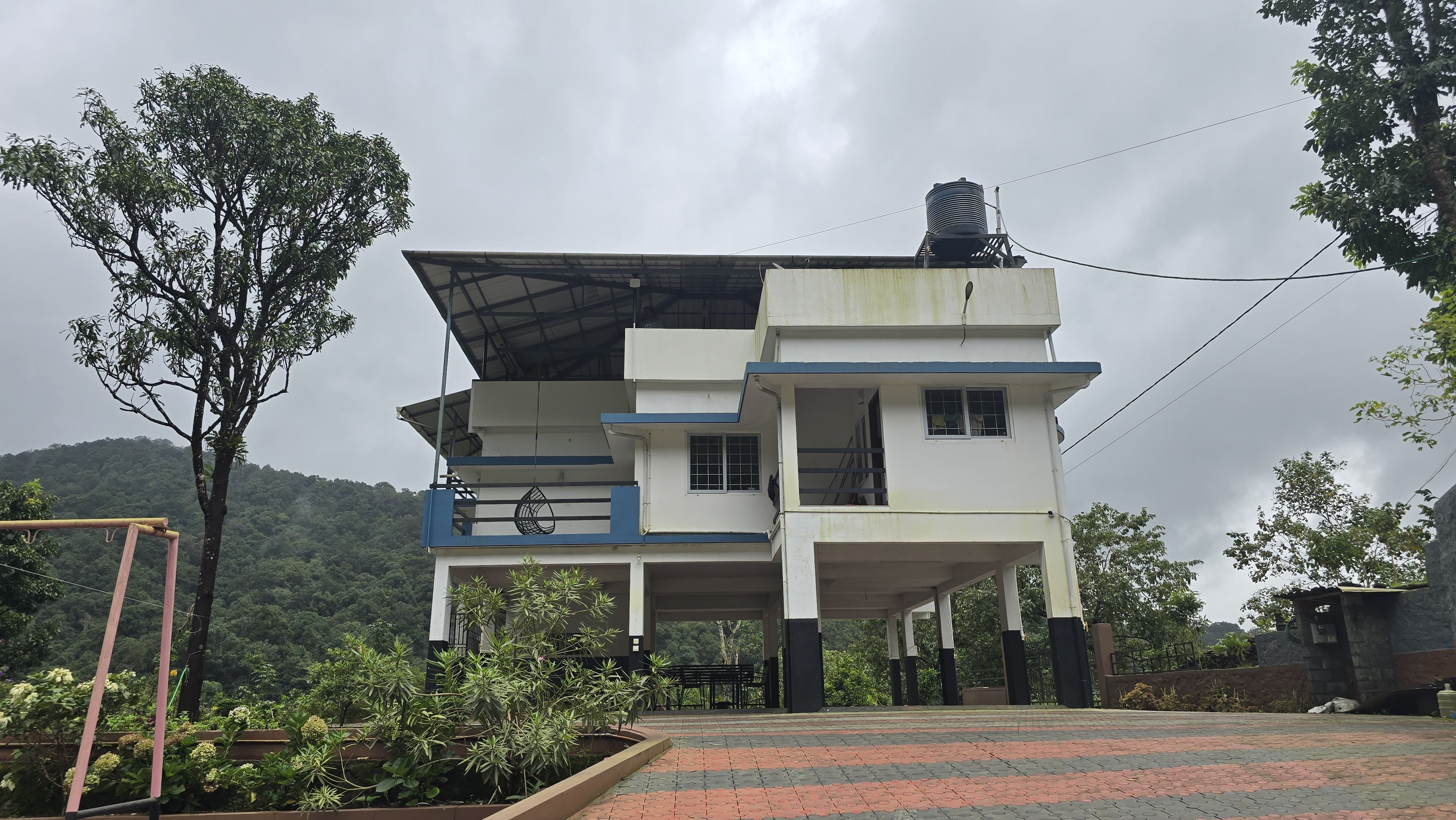 2 BHK Service Apartment living space