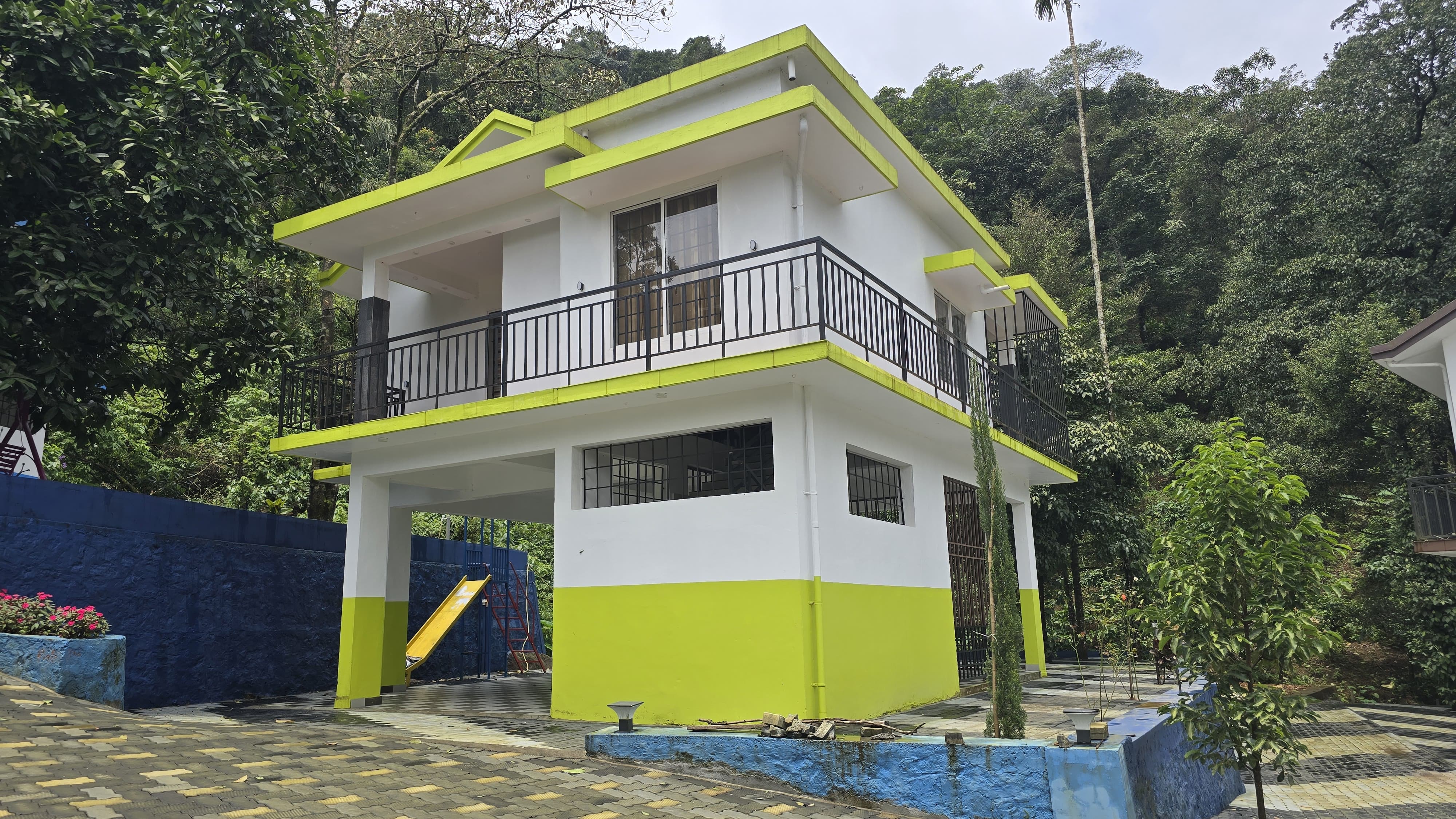 Lemon Green Cottage interior view